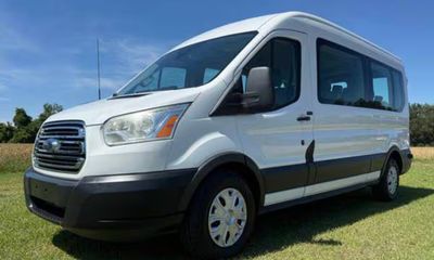 2015 Ford Transit SRW Medium Roof
