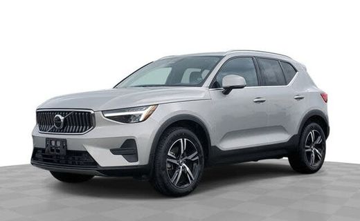 2025 Volvo XC40 Core