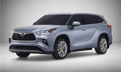 2020 Toyota Highlander LE