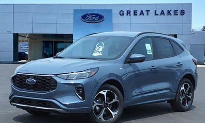 2023 Ford Escape ST Line Elite