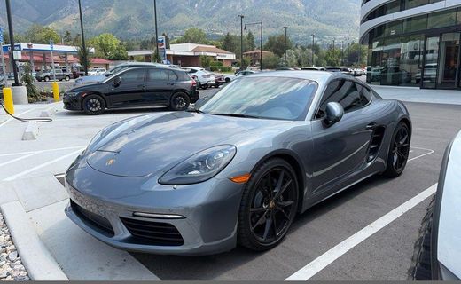 2025 Porsche 718 Cayman
