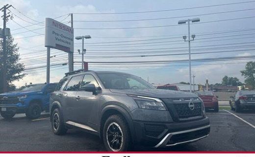 2024 Nissan Pathfinder SV