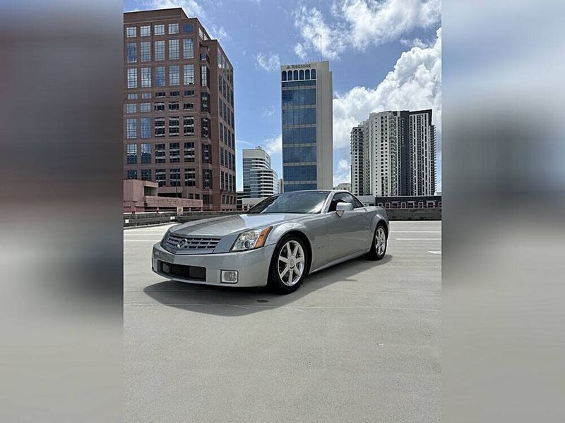 Representative 2005 Cadillac XLR photo