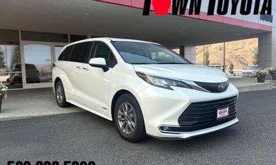 2021 Toyota Sienna XLE