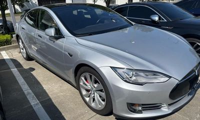 2016 Tesla Model S P90D