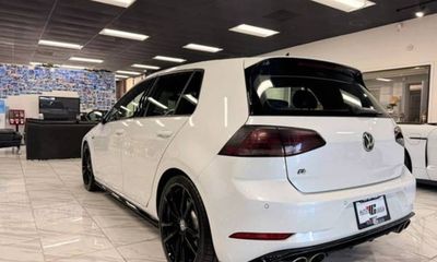 2019 Volkswagen Golf R Base