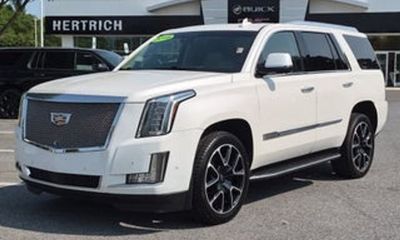 2018 Cadillac Escalade Luxury