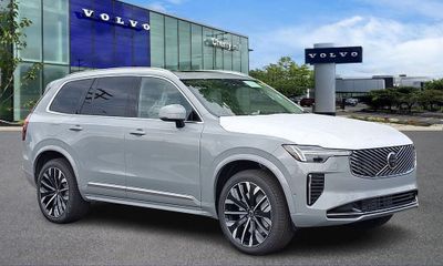 2026 Volvo XC90 Plus Bright
