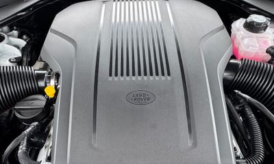 2026 Land Rover Range SE
