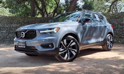 2021 Volvo XC40 R Design