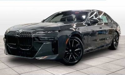 2026 BMW 750e xDrive