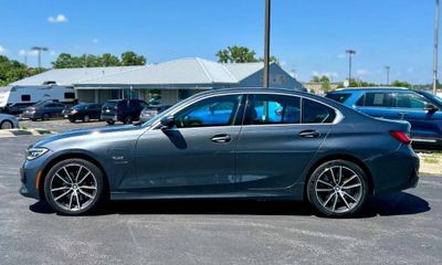 2022 BMW 330E 330XE