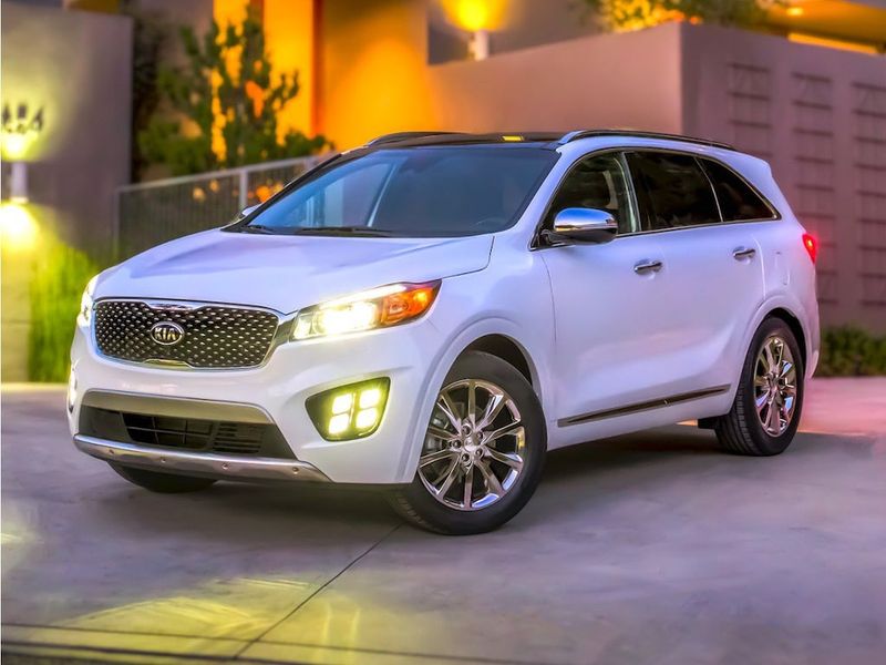 2017 Kia Sorento — a typically priced live listing