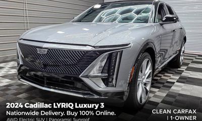 2024 Cadillac Lyriq LUX 3