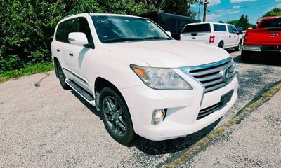 2013 Lexus LX 570
