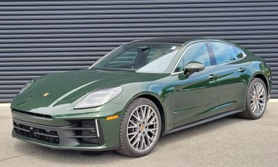 2026 Porsche Panamera 4