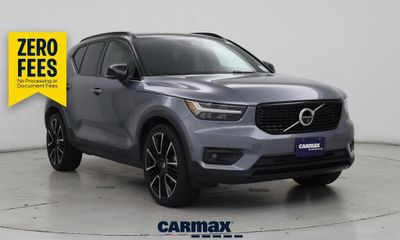 2019 Volvo XC40 R Design Momentum