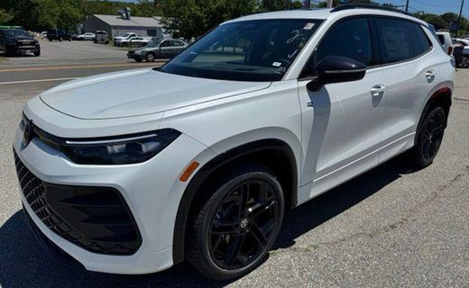2026 Volkswagen Tiguan 4MOTION SE Black