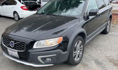 2015 Volvo XC70 Platinum NON R