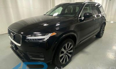 2023 Volvo XC90 Core Bright Theme
