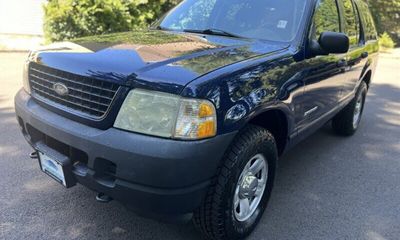 2005 Ford Explorer XLS
