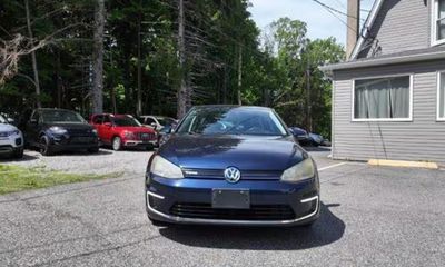 2016 Volkswagen E-Golf SE