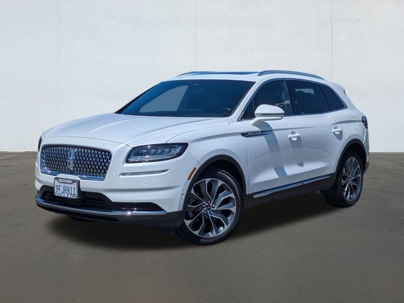 2023 Lincoln Nautilus — a typically priced live listing