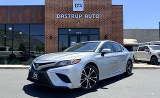 2020 Toyota Camry SE