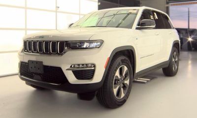 2023 Jeep Grand Cherokee 4XE