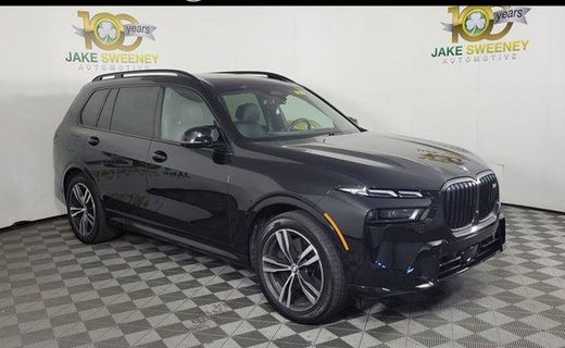 2025 BMW X7 M60i