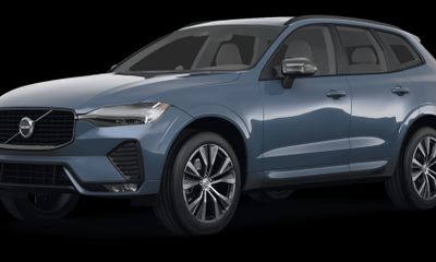 2023 Volvo XC60 Plus Dark