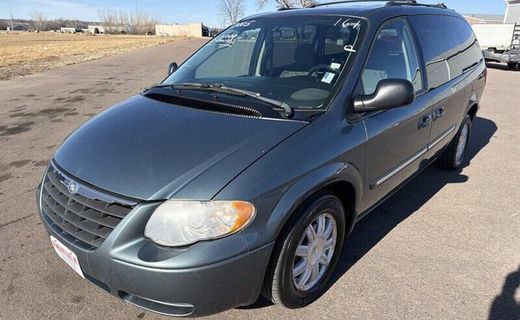 2005 Chrysler Town AND Country Touring