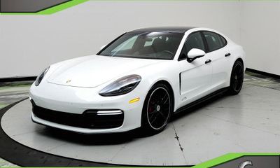 2019 Porsche Panamera GTS