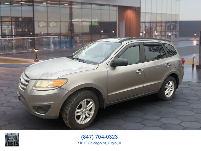 2012 Hyundai Santa FE — a typically priced live listing