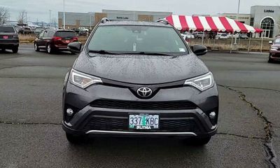 2017 Toyota RAV4 SE