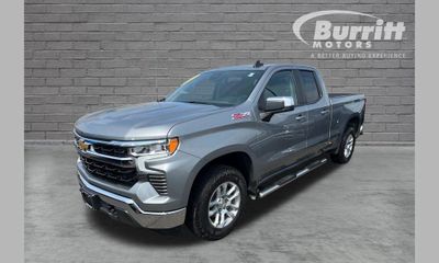 2023 Chevrolet Silverado LT