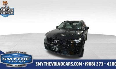 2024 Volvo XC40 Plus Dark