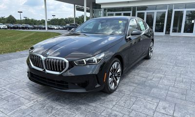 2027 BMW 530i