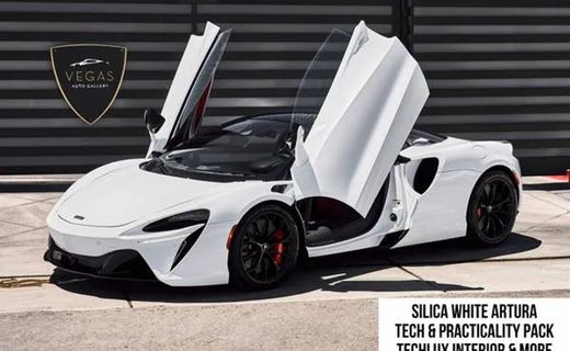 2024 McLaren Artura