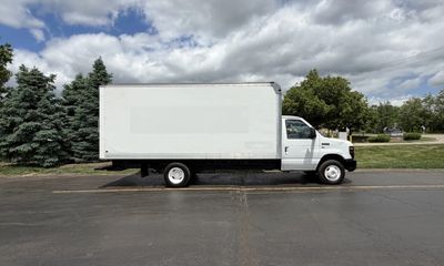 2015 Ford E-Series Chassis 350 16FT BOX