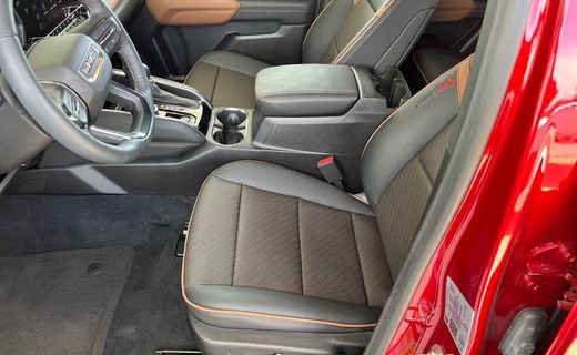 2025 GMC Canyon AT4
