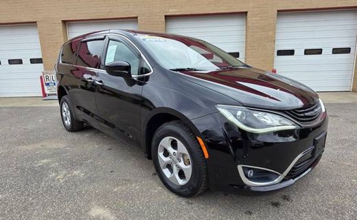 2018 Chrysler Pacifica Touring Plus