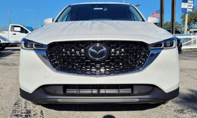 2023 Mazda CX-5 Premium Package