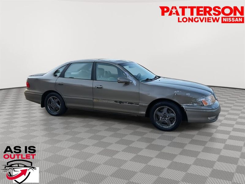 1999 Toyota Avalon — a typically priced live listing