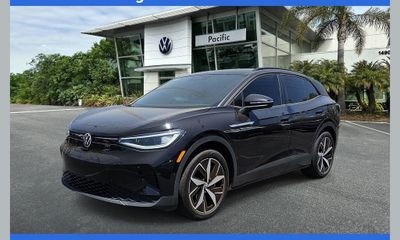 2023 Volkswagen ID 4 Pro S Plus