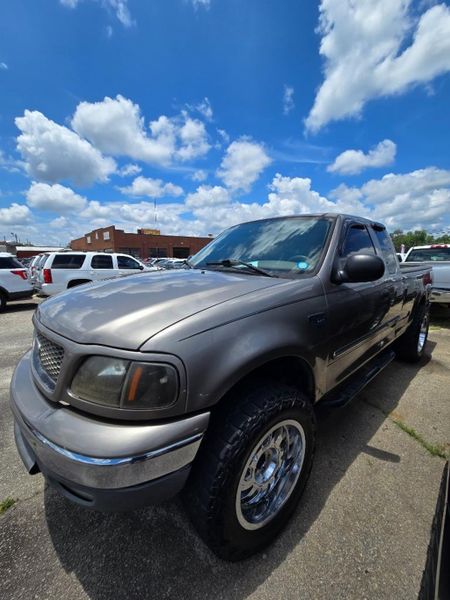 Representative 2004 Ford F-150 Heritage photo