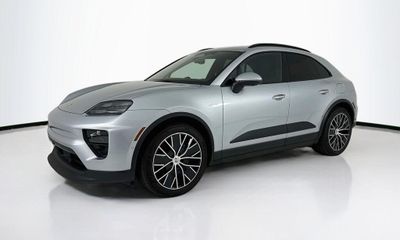 2025 Porsche Macan