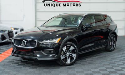 2020 Volvo V60CC Momentum