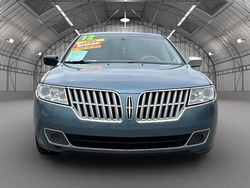 2012 Lincoln MKZ — a typically priced live listing