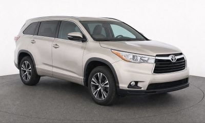 2016 Toyota Highlander Base Hybrid